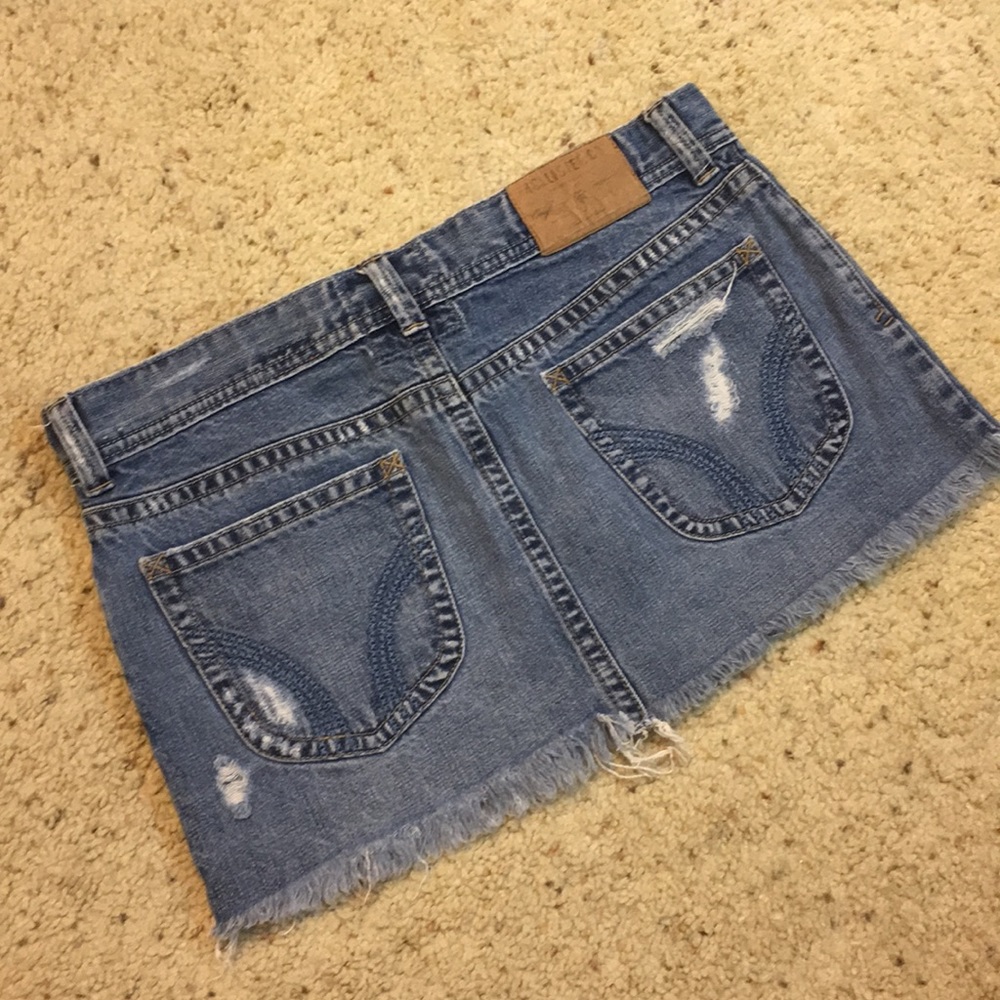 Great cond Hollister distressed jean skirt - Picture 7 of 8